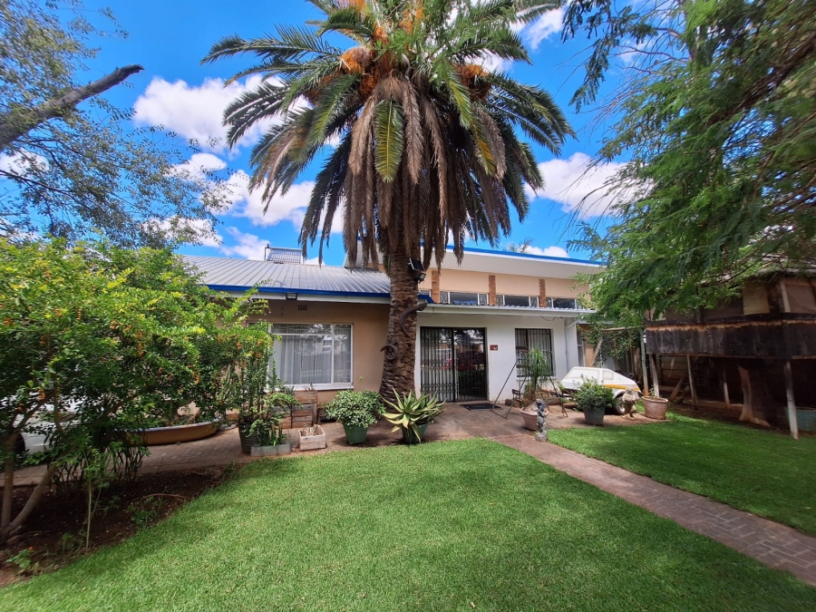 4 Bedroom Property for Sale in Rhodesdene Northern Cape